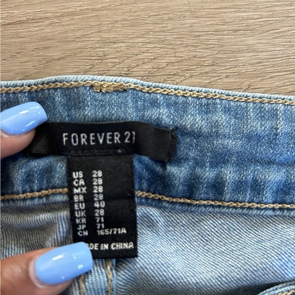 Distressed Jeans - Picture 2 of 4